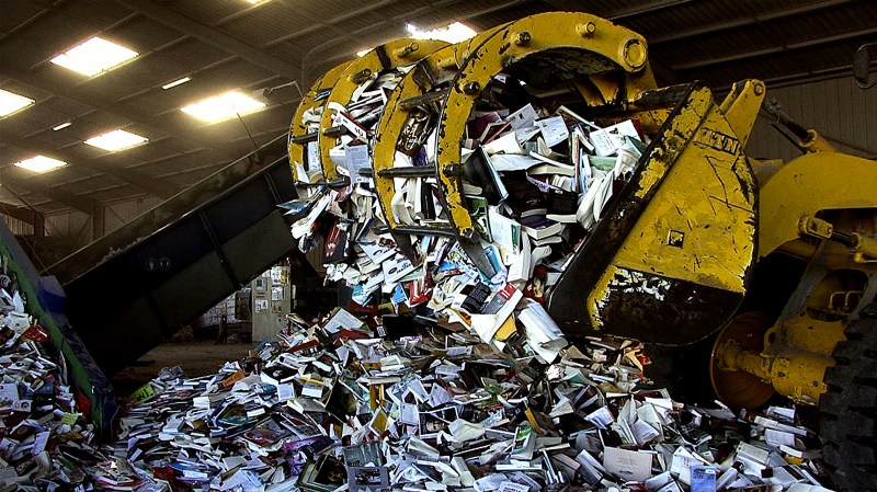 Tania Mouraud, AD NAUSEAM, 2012-2014.  Installation vidéo et son, 3 écrans, 27 enceintes, 72’ (en boucle). Co-production MAC/VAL - Musée d’art contemporain du Val-de-Marne et l’Ircam-Centre Pompidou. © Adagp, Paris 2014. 